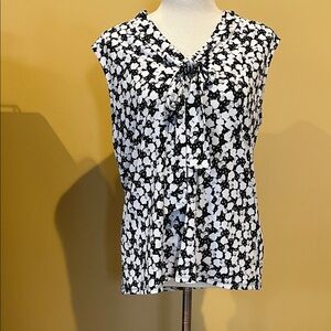 Karl Lagerfeld Sleeveless Blouse Size Large Excellent Condition worn 1x